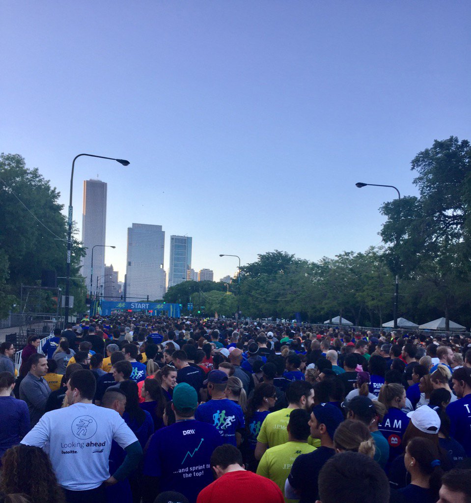 MarvinRichardso's tweet photo. Starting at the back not all it's cracked up to be! #bcbsilmoves #JPMCC #gottapass https://t.co/l1ot3rduUY