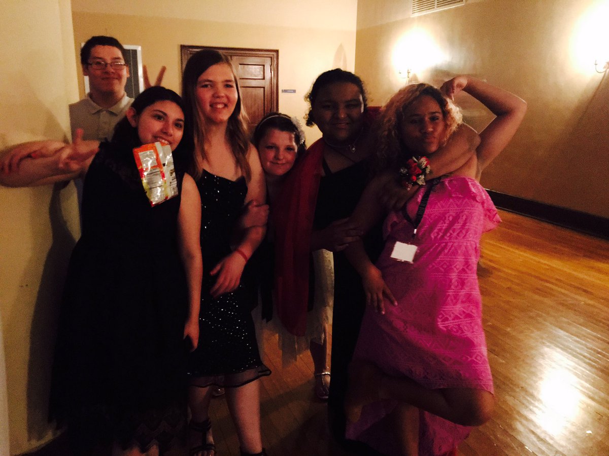 QynneKelly's tweet photo. 8th Grade Formal! #HiattPD https://t.co/x3OcOv47hQ