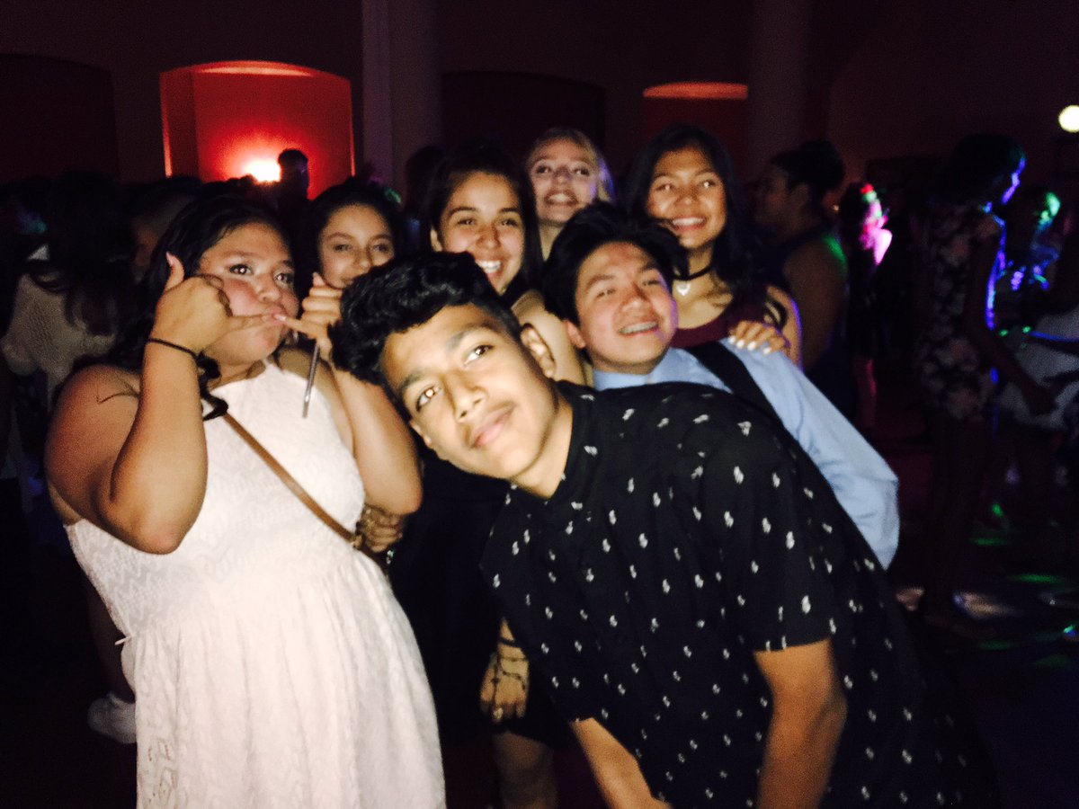 QynneKelly's tweet photo. 8th Grade Formal! #HiattPD https://t.co/yomcLxNox0