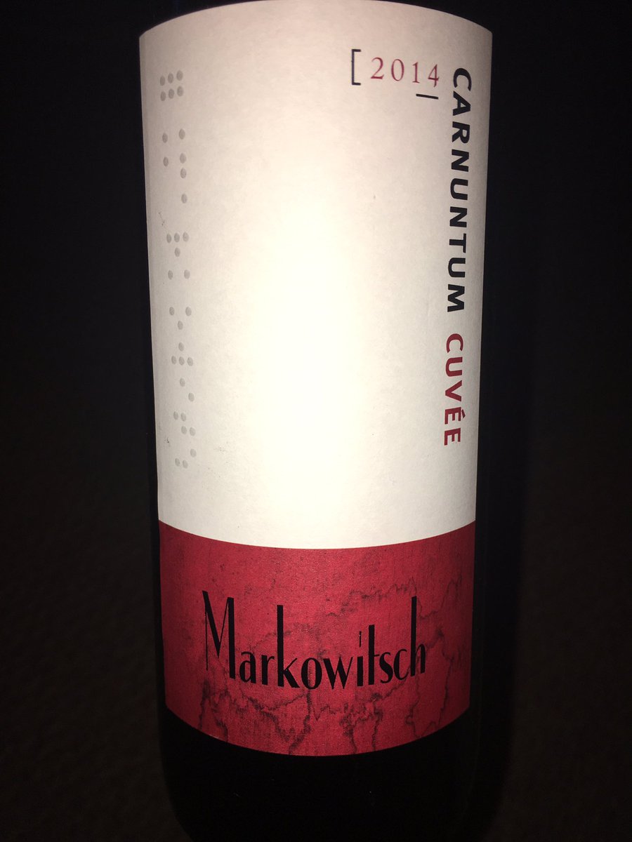 Winelover0227's tweet photo. Celebrating #NationalWineDay with this interesting #wine from #Austria.
#markowitsch #wein #carnuntum #zweigelt #pinotnoir #austrianwine https://t.co/D4brccMdTI