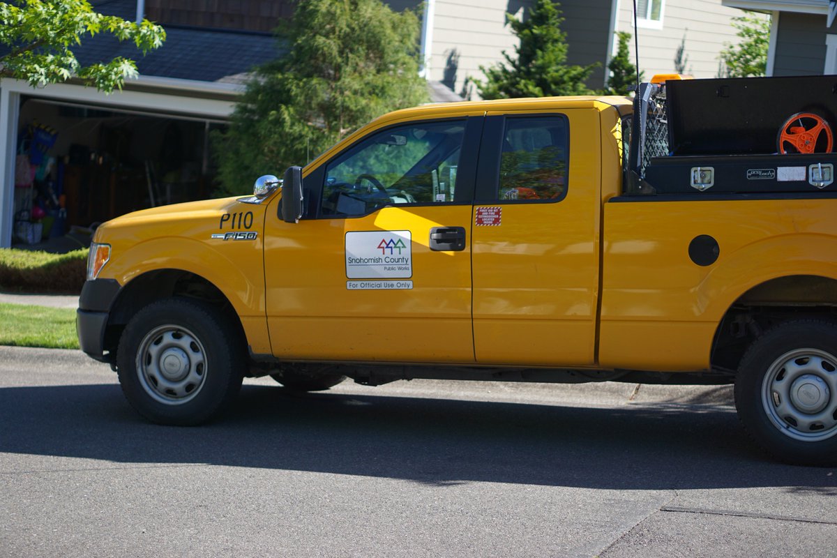 caomo's tweet image. Ducklings Rescured! Thanks to @snocounty Road Maintenances and the three heros! 9 lives saved.👏👍