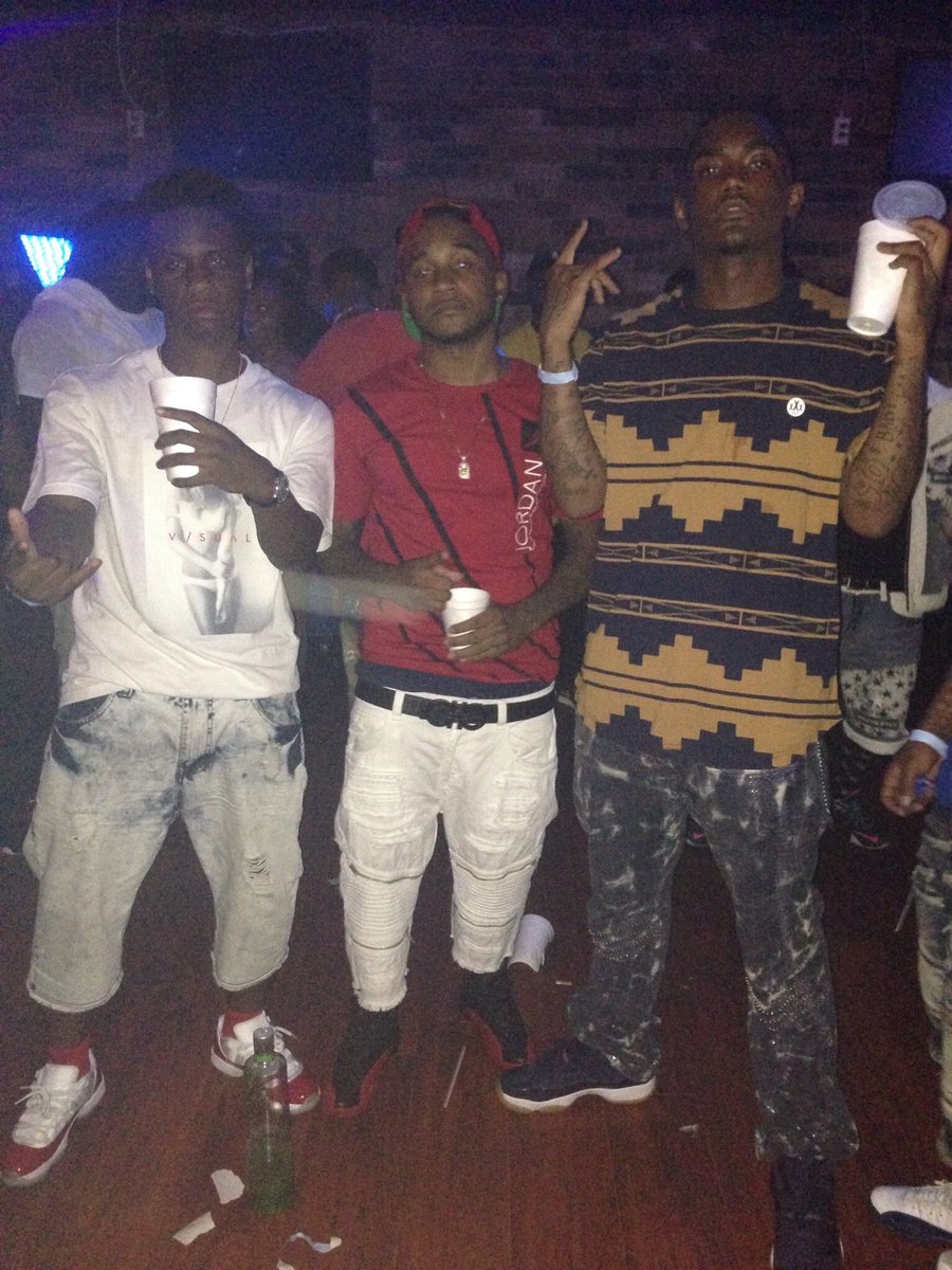 RoGottii's tweet photo. Happy gday lil brother @lachoppo985 they don't know about them stacks that we lost and shook back 🎂🍾🎲💸 pray you see many more!! https://t.co/te3w4gCsj4