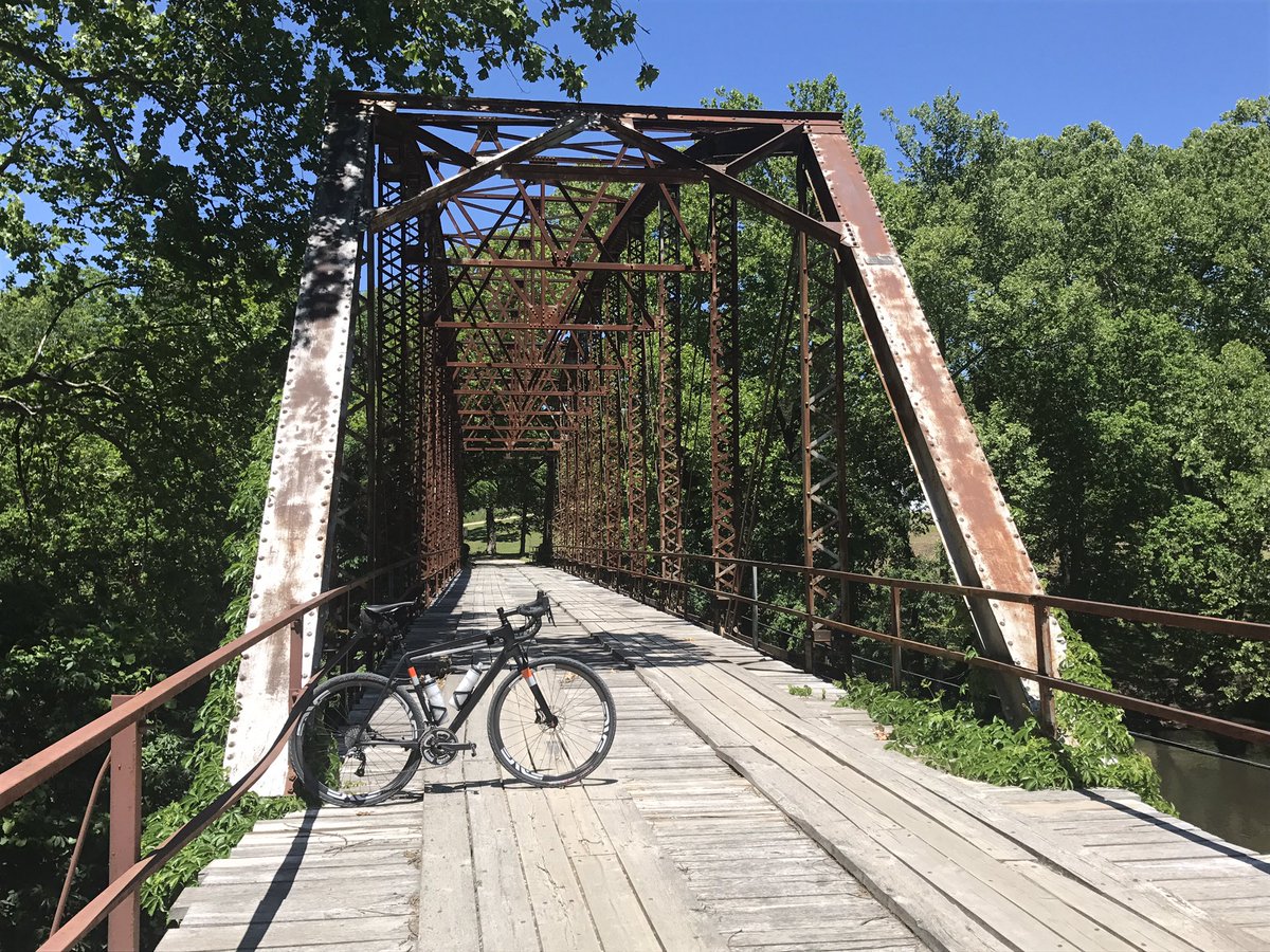 peterkrause09's tweet photo. @trenton_berry staying healthy and having fun with 35mi gravel rides and @LucasOilRaceway #showme100 https://t.co/LFzggPKwkK