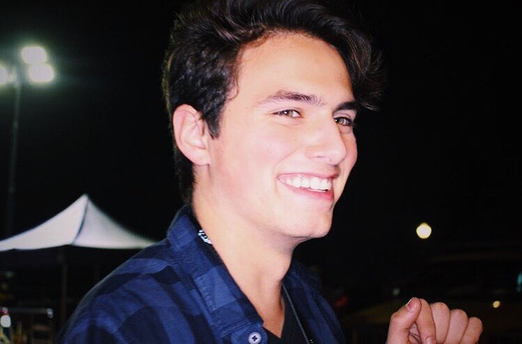 xfiyminfinityx's tweet photo. always remember to smile ♡ https://t.co/fl8DCWb939