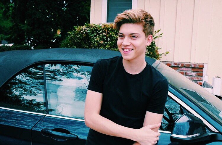 xfiyminfinityx's tweet photo. always remember to smile ♡ https://t.co/fl8DCWb939