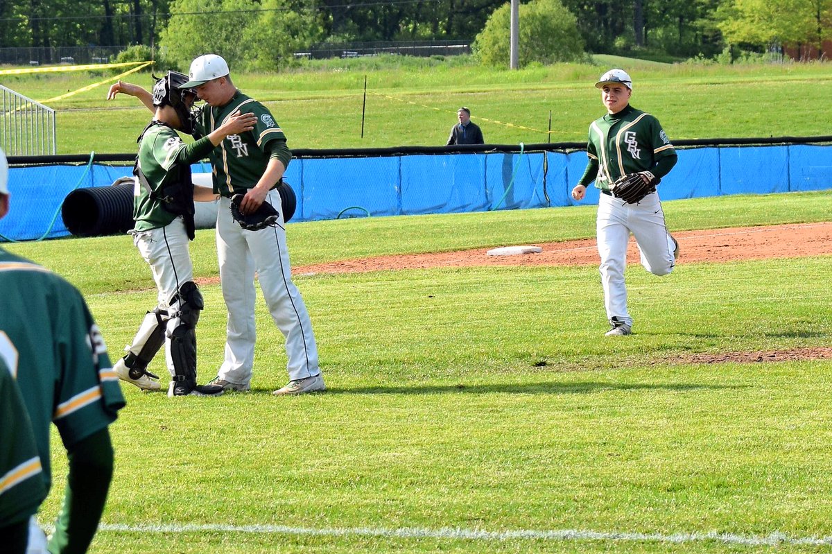 Round 2 ✅
#12 Spartans pull off upset vs #5 Prospect 2-1! Gertner throws a gem going all 7 with 10 Ks, and only 2 hits allowed. #WW