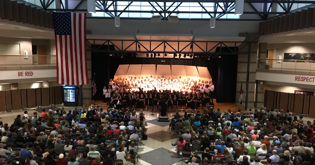 dkapeller's tweet photo. Amazing night for Cimarron performing arts! #packedhouse @fieldshasler @CaseyWhitehurst @Cimscolts @dcsdk12 https://t.co/O0rUZV0kPE