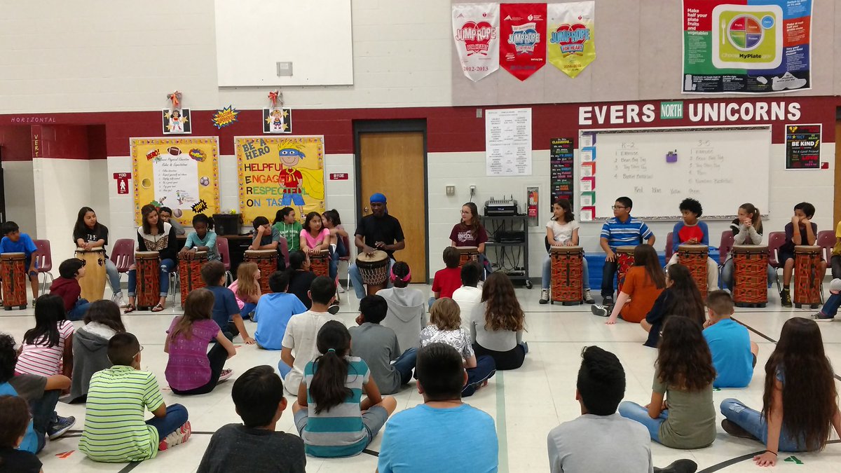BrittMusicClass's tweet photo. T Bow came to visit! What a fun experience for our 5th graders!
@NISDEvers #EversStrong https://t.co/mvjH9JhLwb