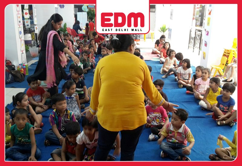 EastDelhiMall's tweet photo. Mask Making Workshop of Risekids #SummerCamp 2017 #EDM Event...... #EastDelhiMall #MaskMakingWorkshop https://t.co/RGSHrCy5YB