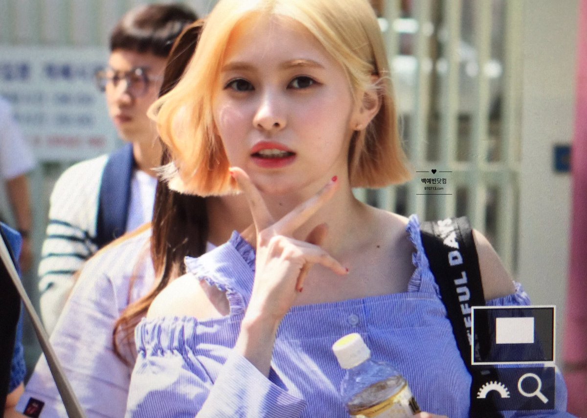 970713__com's tweet photo. 170526 뮤직뱅크 프리뷰 

오늘도 무대 화이팅 !!

#다이아 #DIA #예빈 #Yebin @dia_official https://t.co/ST0wwHs6bB