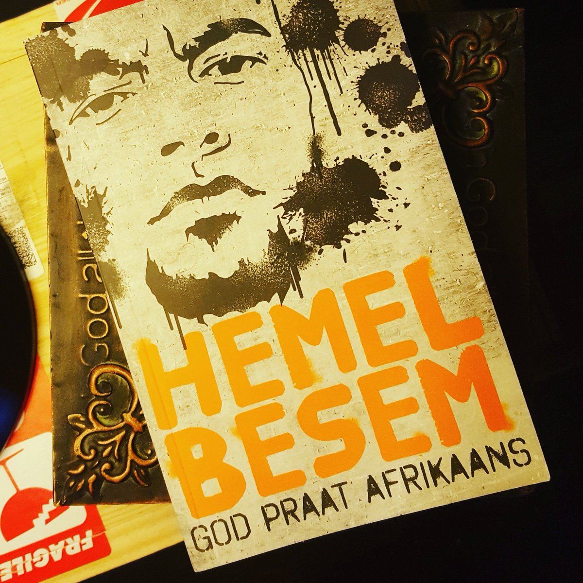 Dankie vir die kuier gister by ons huis <a href="/HEMEL_BESEM/">HEMELBESEM</a> . Dankie ook dat ons saam jou en <a href="/woutervdventer/">Wouter van de Venter</a> kon collab. Was ons voorreg. 💛