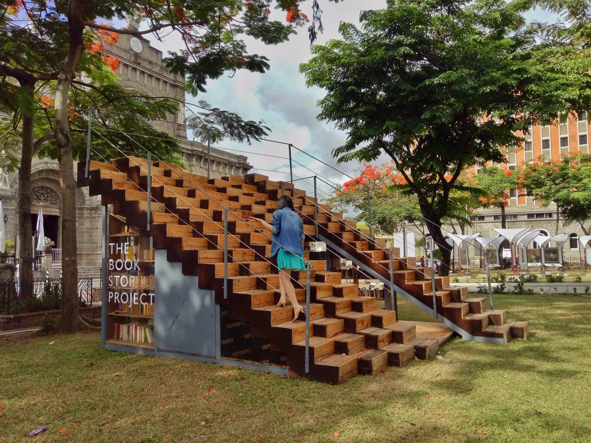 IntrovertEd_03's tweet photo. (c) @MariaErikaReyes :) #TheBookStopProject https://t.co/MmNJqth5XI