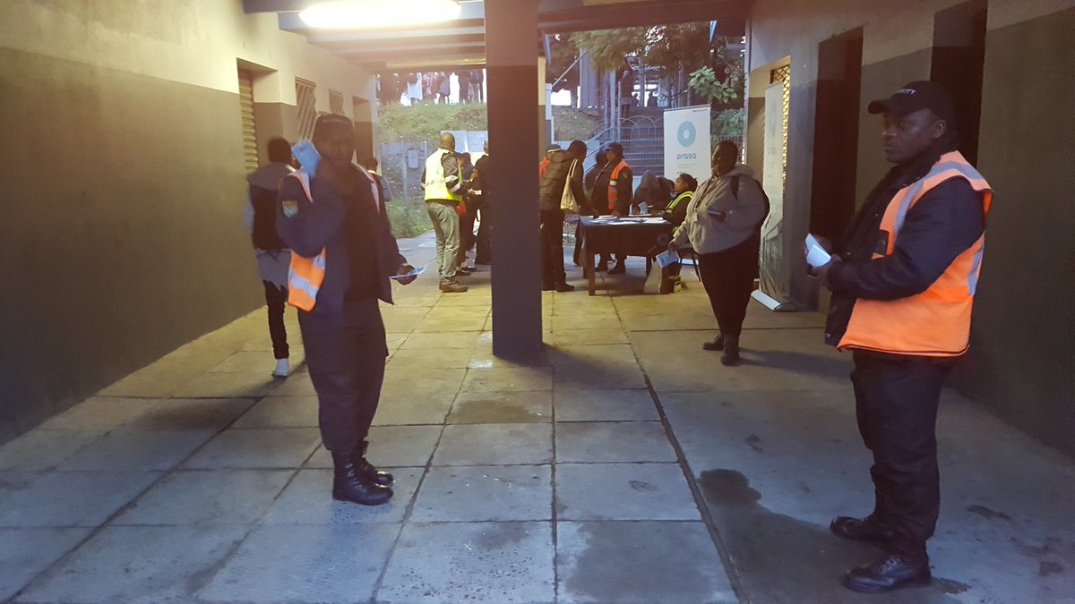 BongiStix's tweet photo. @Rail_Safety @CapeTownTrains @olinational @DoTransport #Safety Awreness campaign at Wittebome #EDU82BSAFE #StashIt #DontFlash It https://t.co/ziRYvAcs4R