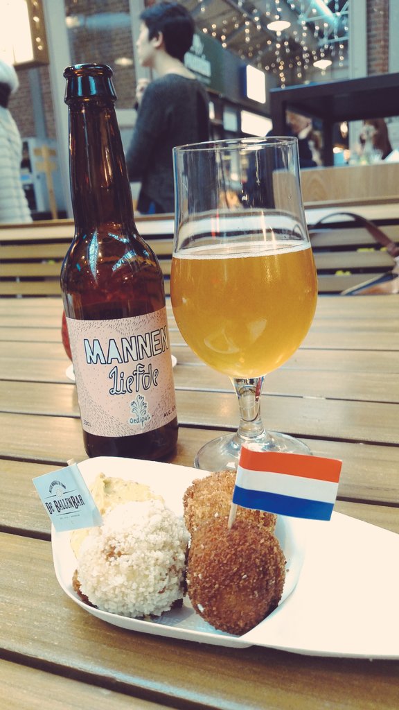 WhereandBack's tweet photo. Nearly 3 months ago I visited Amsterdam for the first time. Even February's cold, gray skies couldn't make me like this city any less. #tbt https://t.co/cKhqvOiErr
