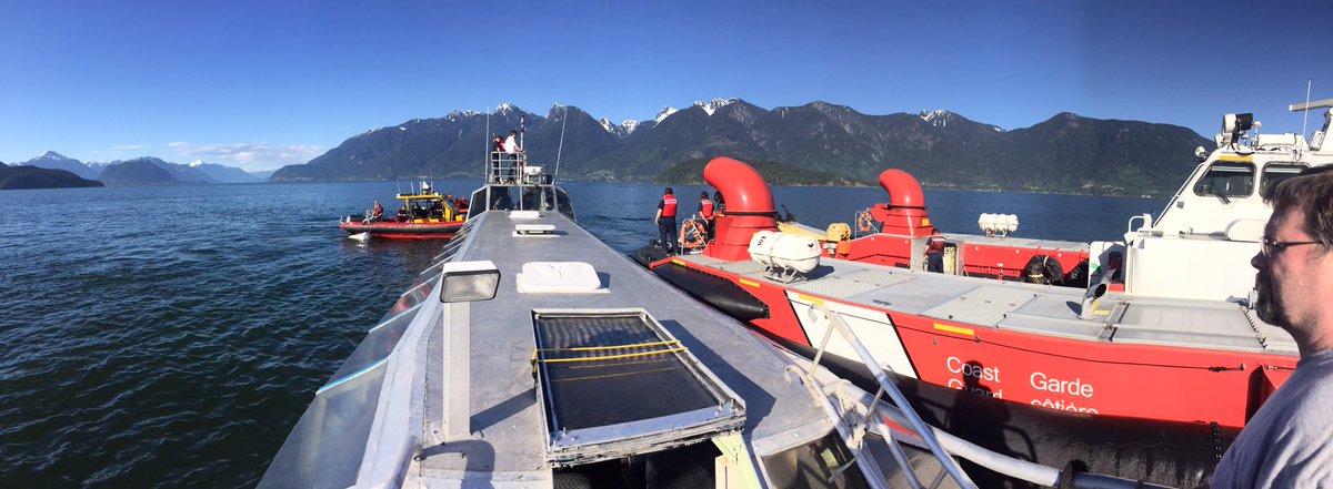 RCMSAR_01's tweet photo. @CCG_GCC Moytel, Kits1 and RCMSAR 1 on scene for a vessel that hit a rock at Hood point. 1 minor injury. All safe. #sar @VicJRCC_CCCOS https://t.co/xyWIh2GVs4