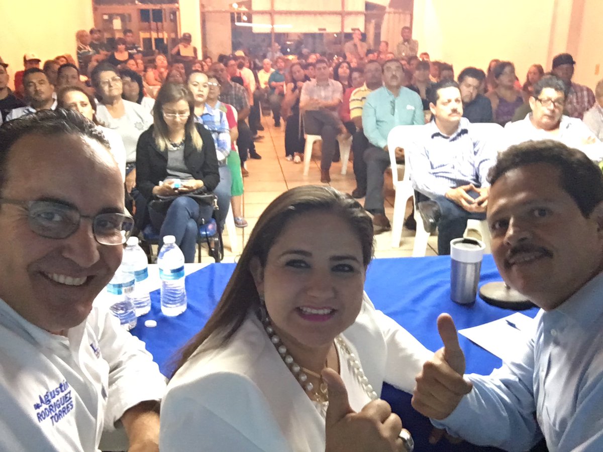 arodriguezt01's tweet photo. Que gusto constatar junto con @celidalopezc @lisettelopezg tanto trabajo de parte @ChobyVillegas en Naco! Felicidades y que siga el éxito! https://t.co/AjXDbycq8L