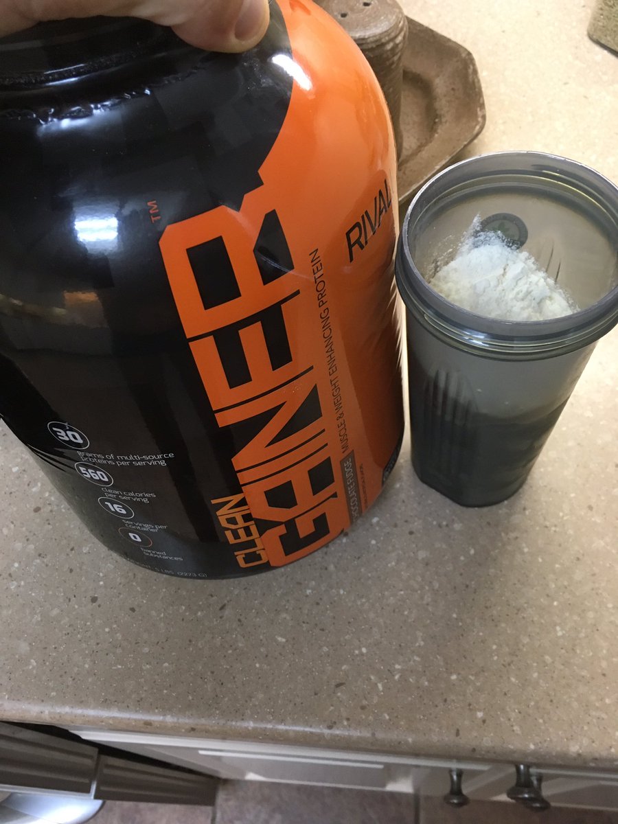 CamLaw10's tweet photo. Bedtime cocktail @RIVALUS #trusted #bannedsubstancefree #unrivalednutrition #CleanGainer https://t.co/hiQe3sNs59
