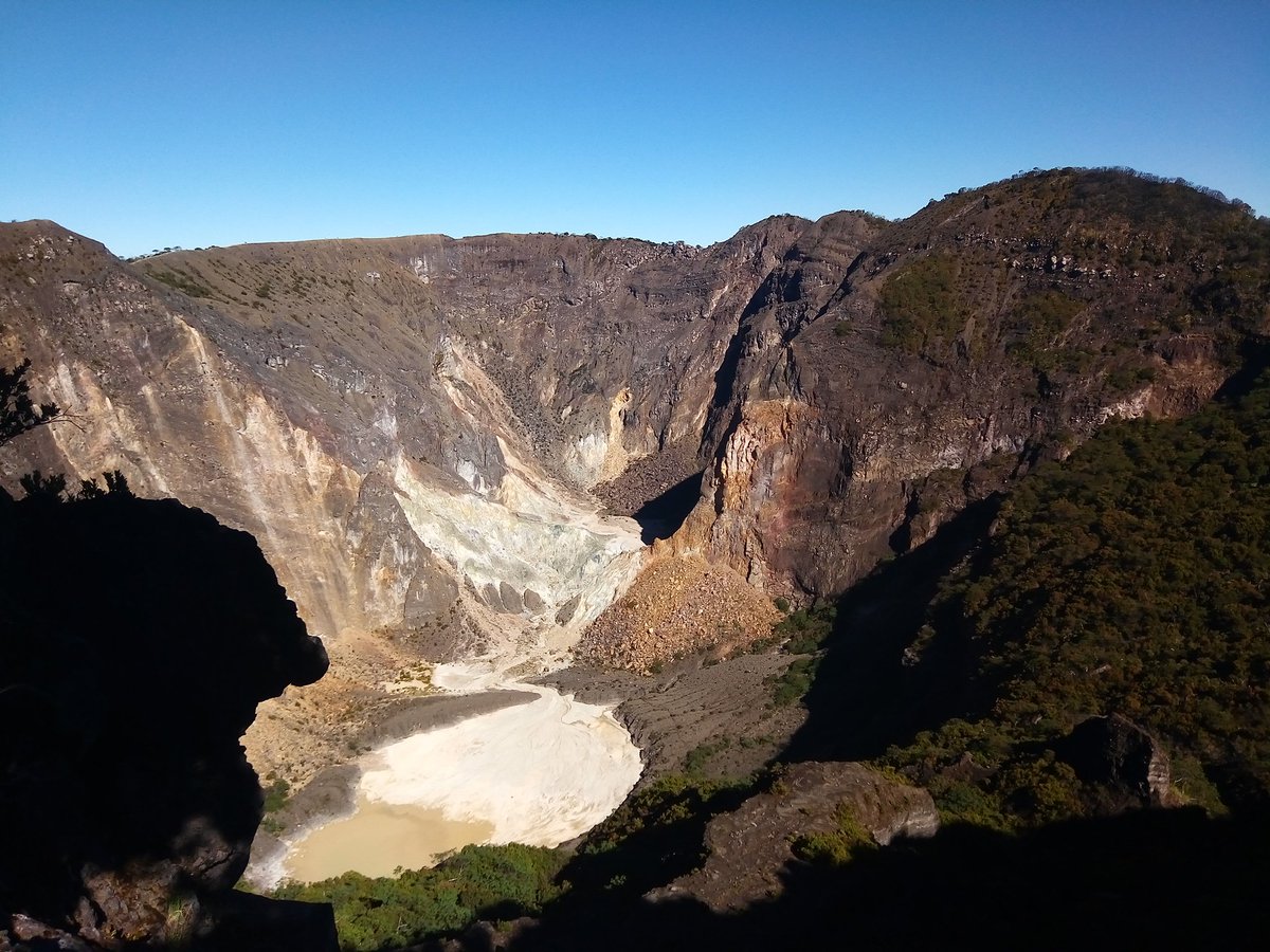 Salam dari Puncak Linggarjati lur ... selamat pagi kamu yg masih dirumah, dikantor dan dimanapun berada ... 

#O.A