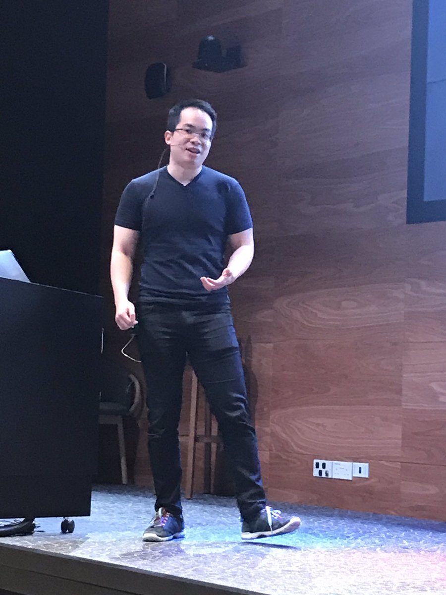 goinggodotnet's tweet image. Love this slide from @chewxy. He is giving an amazing talk! #golang @golangSG