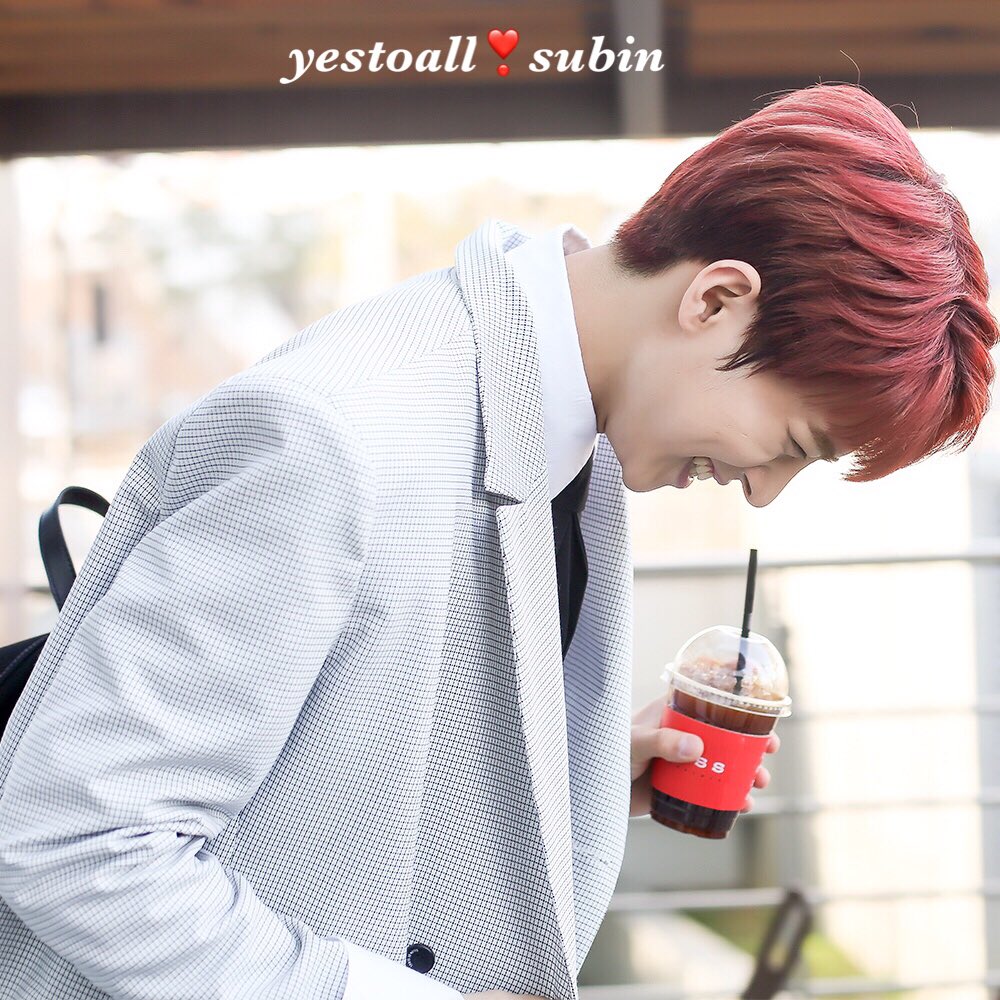 🌱부채 나눔 공지🌱
내일 오후 1시에 🌟선착순🌟으로
부채 수량은 150❤
포카 수량은 20❤
🌼1인 1매 / 중복, 대리수령불가🙅🏻
다들 내일 만나요🎈
✨자세히 장소는 내일 트위터로 공지하겠습니다.
#빅톤 #VICTON #정수빈 #수빈 #Subin