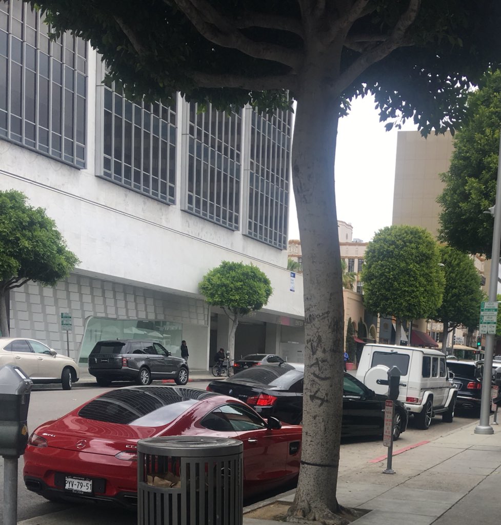 OGcee_'s tweet photo. When you see @JimmyButler leaving Mr. Chows in that Bentley truck at work 🏀💯 https://t.co/ivYLkp2IvP