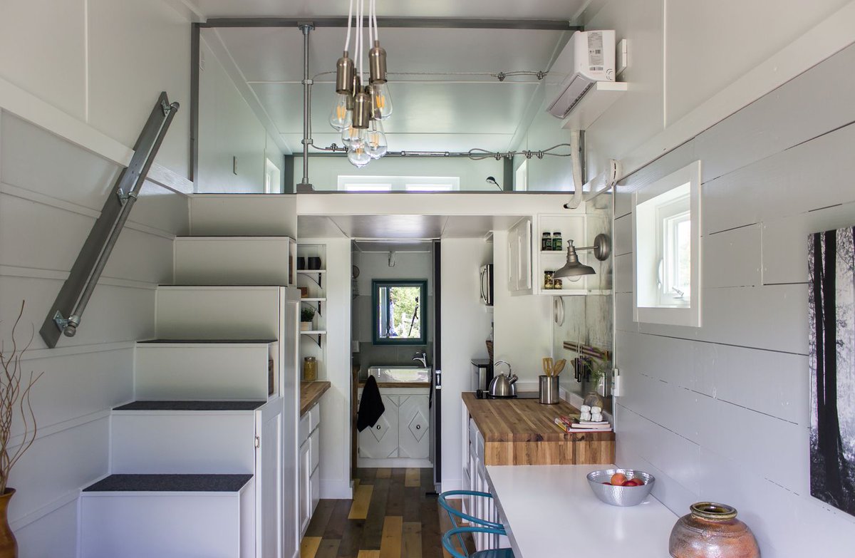 realtinyhouse's tweet photo. The "Falling Leaves" Tiny Home built near Austin, Texas https://t.co/xzkrUKQ0Wj