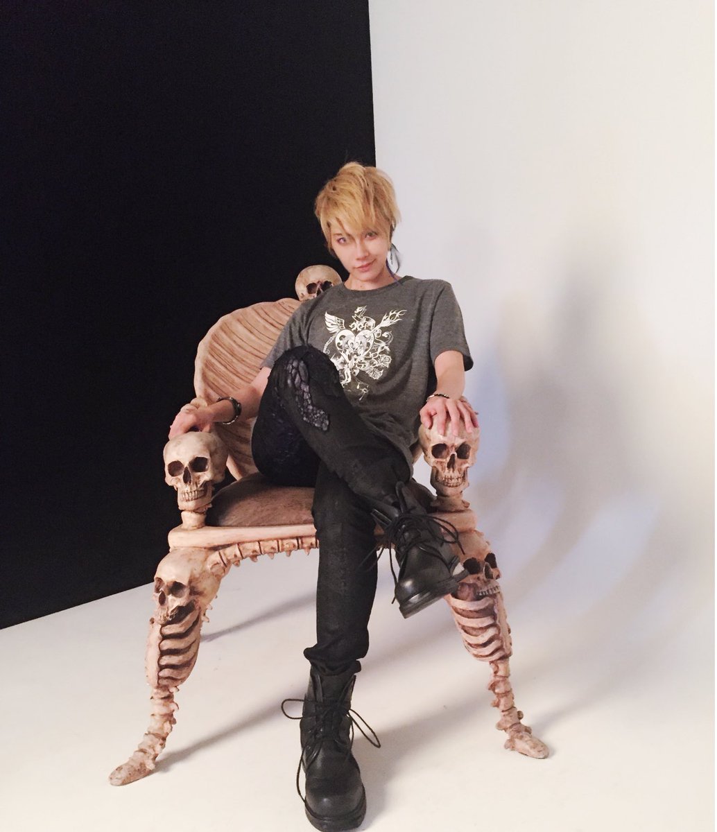 ルウト Webマガジン ジャバウォッキー の撮影でしたヽ ルウトは第2号から かも 詳細はまた載せまーす T Co I15vdf1xwu 可愛いスカルの椅子があったよ スタッフさんの私物らしい ルウト Webマガジン ジャバウォッキー の撮影でしたヽ ルウトは第2号から かも 詳細はまた載せまーす T Co I15vdf1xwu 可愛いスカルの椅子があったよ スタッフさんの私物らしい