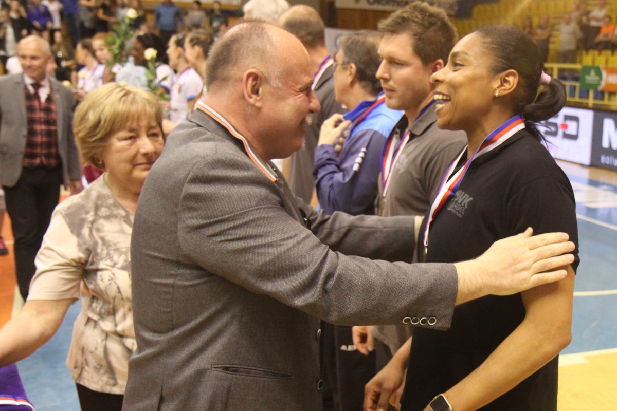 Ohlédnutí za ziskem 9. titulu: Solange Soares má také všechna prostějovská zlata, nyní poprvé coby kondiční trenérka a nikoliv už hráčka.