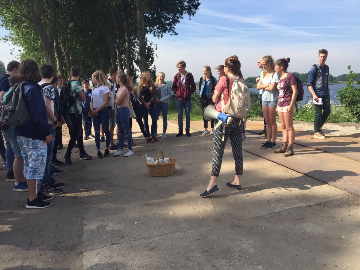 200 leerlingen op bezoek in #Almere op de <a href="/drijfveer2022/">drijfveer2022</a> &amp; Utopia #onderwijs #gogreener
