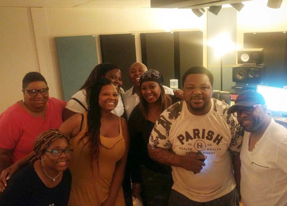 TheKurtCarr's tweet photo. While you were sleeping... I was in the studio with some singing BEASTS! Wait til y'all hear my new single #iGotBackUp ๐๐ฝ https://t.co/xV60AdsbxR