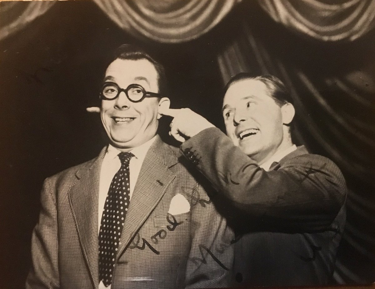 eric_ernie_col's tweet image. #FridayFeeling 

"In this world where we live, there should be more happiness."

Have a great, long weekend. Be nice to each other. 

RT 👓☀️