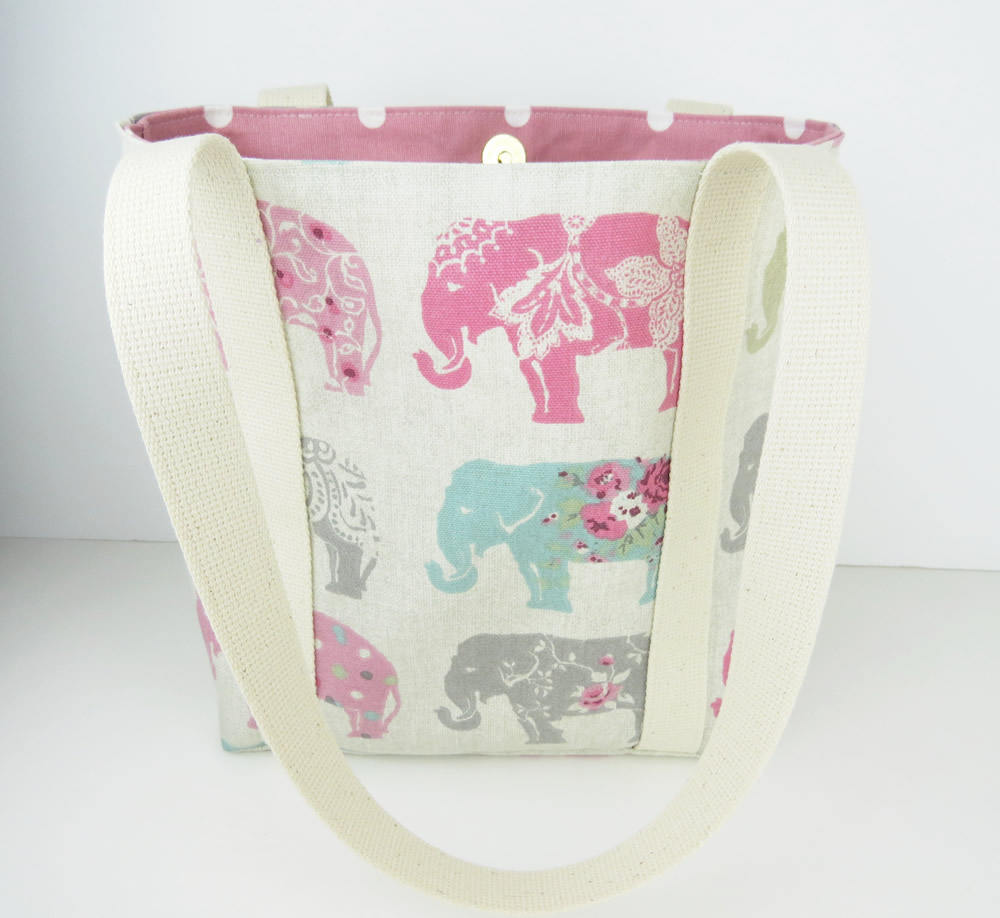 HectorsBags's tweet photo. Small elephant tote, Pink fabric purse, Gift for mom, Material β¦ https://t.co/nLJa4GZuEY #Handmade #MultifunctionBag https://t.co/1VqCVjXHkO