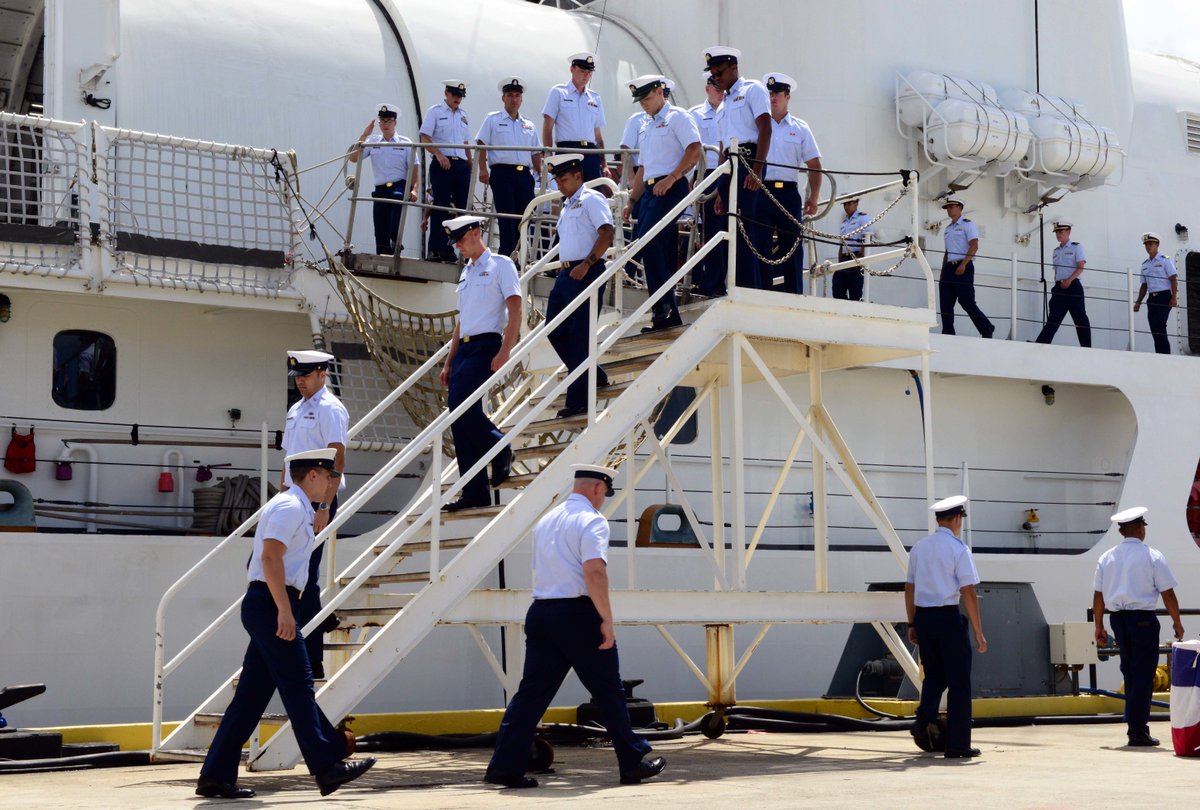 CavasShips's tweet image. 48-year-old US #Coast Guard cutter #MORGENTHAU WHEC722 transferred to #Vietnam Thursday at Honolulu, named CSB-8020 goo.gl/vVultq