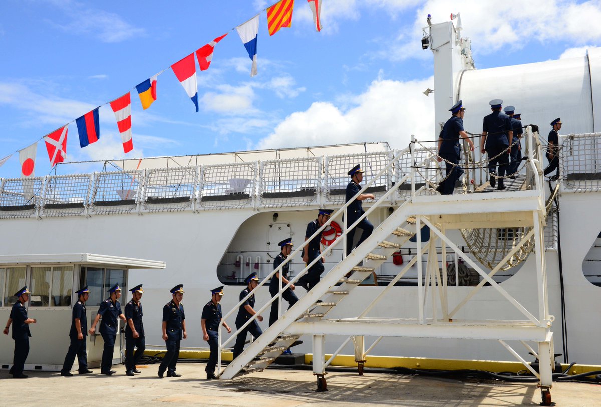 CavasShips's tweet image. 48-year-old US #Coast Guard cutter #MORGENTHAU WHEC722 transferred to #Vietnam Thursday at Honolulu, named CSB-8020 goo.gl/vVultq