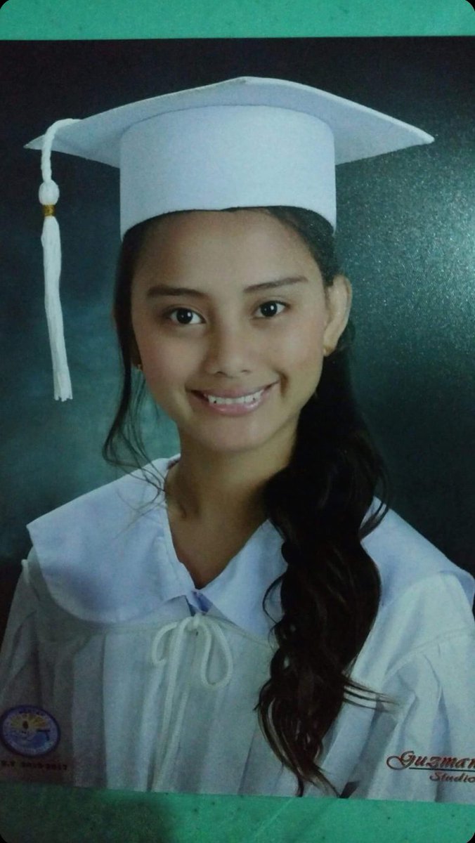 RitaniansOFCL's tweet photo. From @RitaGaviola13 Story Messenger
#RitaGaviola
#Badjaogirl
#Graduatepicture https://t.co/8ARfMCAfh9