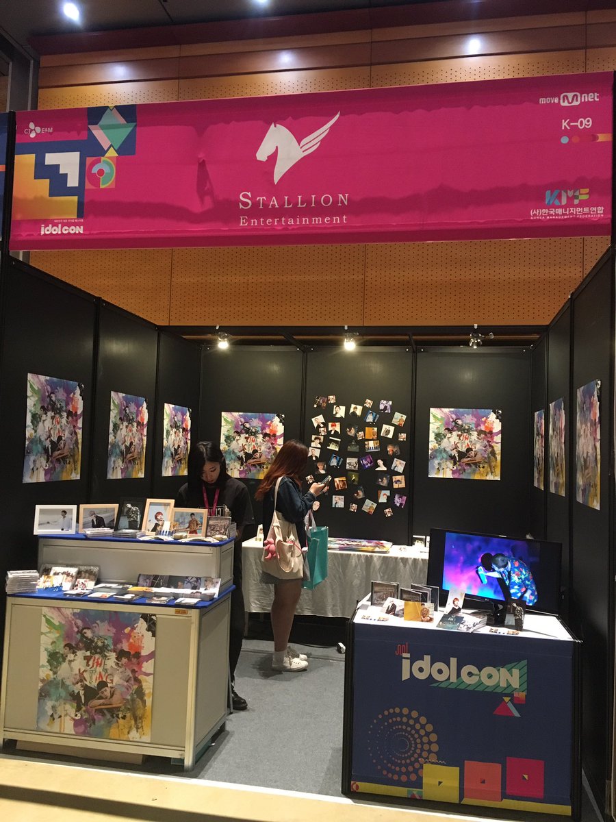 ThekingJapan's tweet photo. 本日はidolcon開催日✨ COEX Dホールに遊びに来てくださいね💕

#TheKing #韓国 #カンナム #COEX #Kpop https://t.co/kTzmhANWdQ