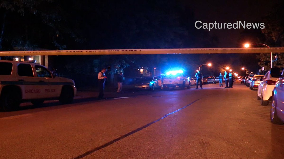 PauleyLaPointe's tweet photo. CHICAGO: Male shot multiple times by a passing vehicle while walking down Wabash near 56th St. Now on @CapturedNews
#OverNightBreakingNews https://t.co/Yg47RMwAsc