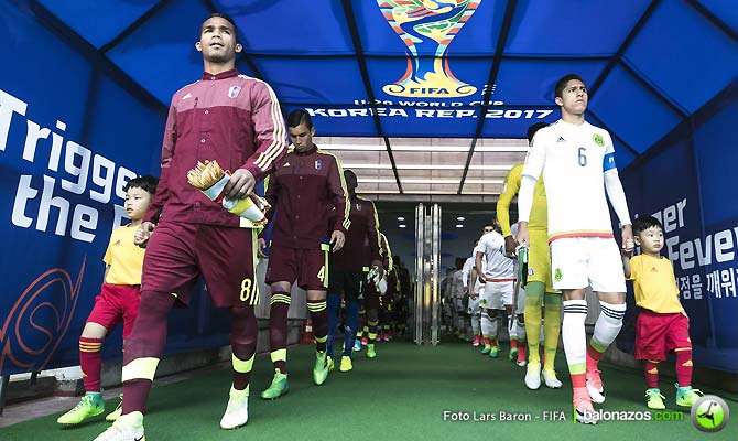 Balonazos's tweet photo. #VinotintoSub20 venció 0-1 a México y avanzó líder e invicta a 8vos de final https://t.co/FkkrUMx9oZ #Balonazos https://t.co/2WUE5St7ZY