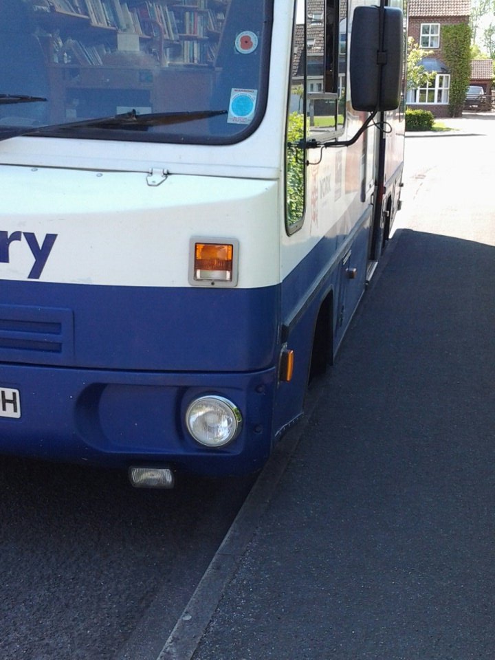 MobileLbryYork's tweet photo. This is a pleasing one. Both sets of wheels are so tight to the kerb that you can't get a sheet of paper between them. Tremendous https://t.co/X1fWcEdzYH