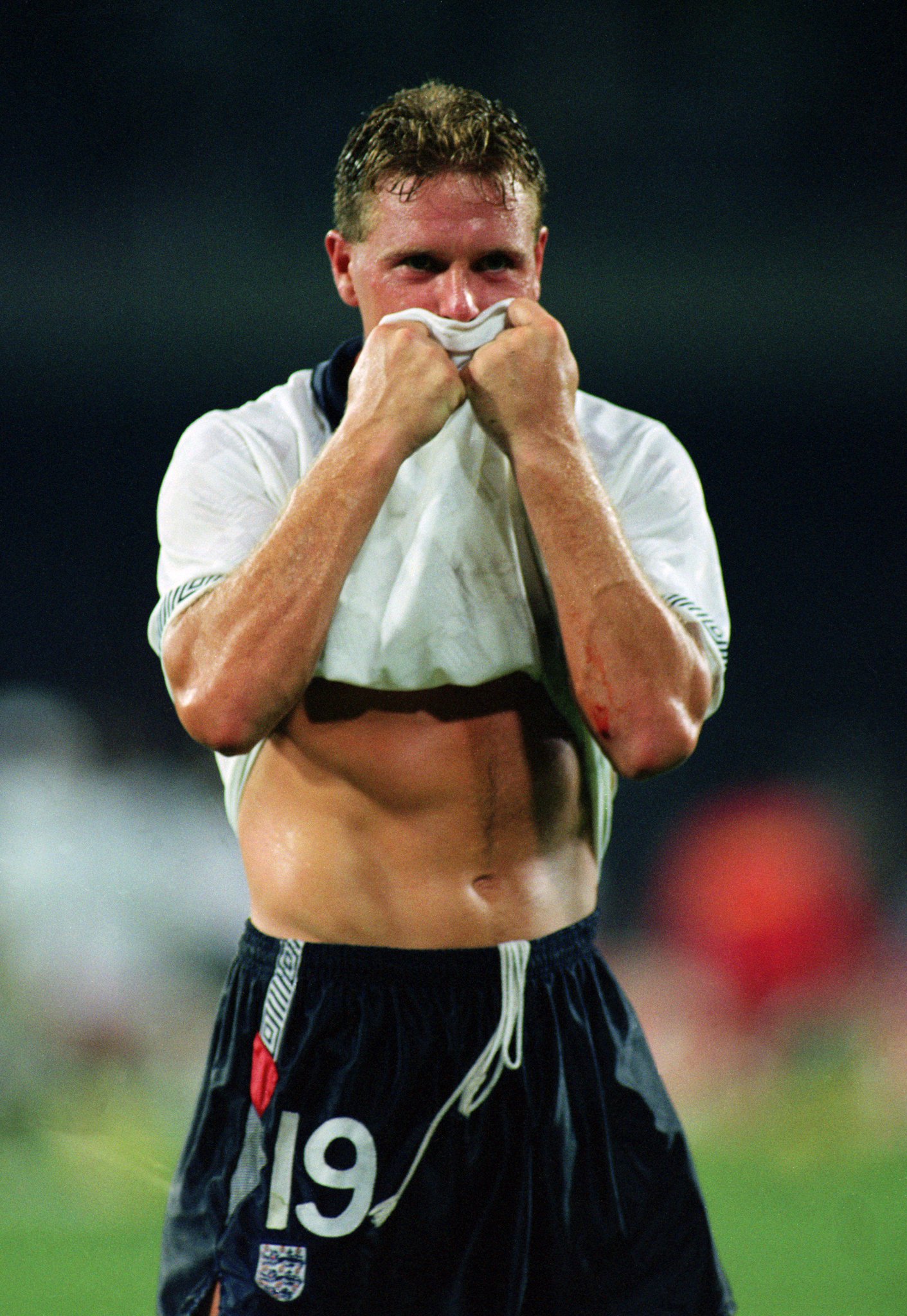 Happy 50th Birthday to one of the finest talents to come out of the British Isles: Paul Gascoigne! 