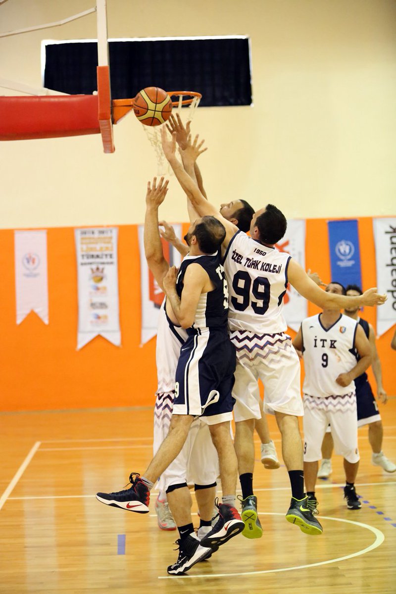 CBLAnkara's tweet photo. Özel İzmir Türk Koleji-TAI karşılaşmasını 62-69'luk skorla TAI takımımız kazandı ve Türkiye Şampiyonasının ilk yarı finalisti oldu.👏👏👏 https://t.co/WwBLlJIeuW