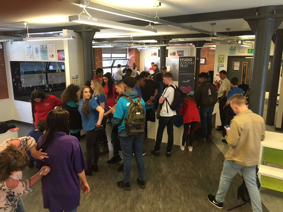 Mcr_Studio's tweet photo. Y11 leavers day - what else but t-shirt signing! https://t.co/Lb2PbCeehX