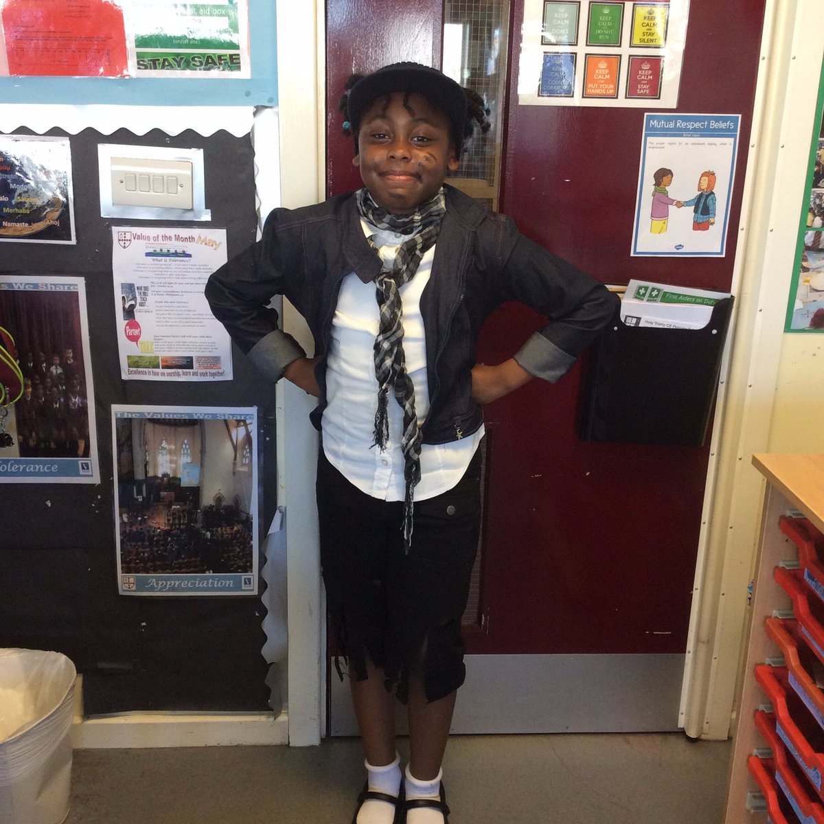 Holy_TrinityCE's tweet photo. Well done to all the staff and pupils who came dressed up to support London History Day. Can you guess who some of these people are? https://t.co/lJTQyn5gnZ