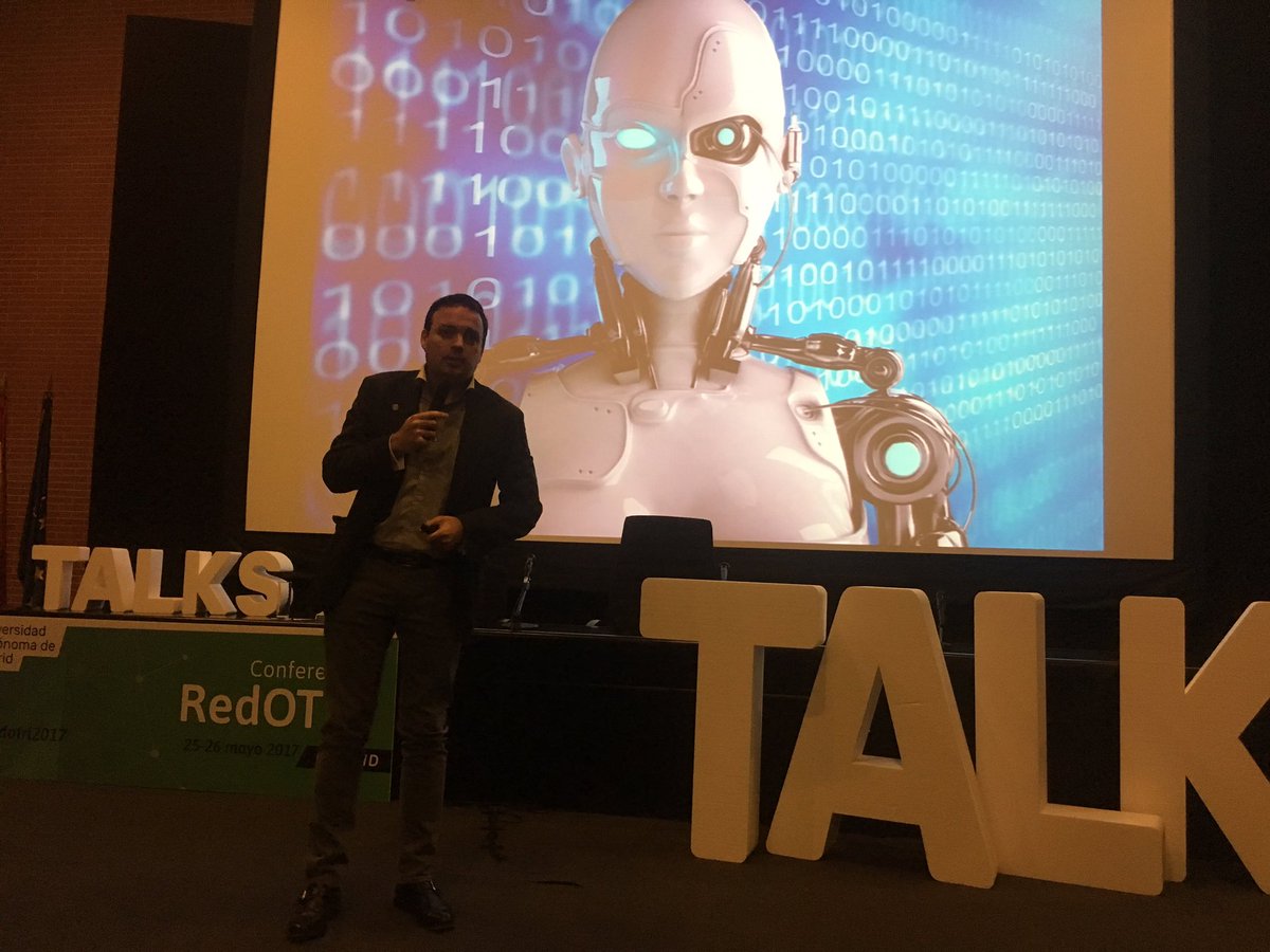 fuam_uam's tweet image. Turno del 17&apos; TALKS de David Vivancos #Mindbigdata sobre la transformación digital. Dónde reside nuestra inteligencia❓❓ #redotri2017