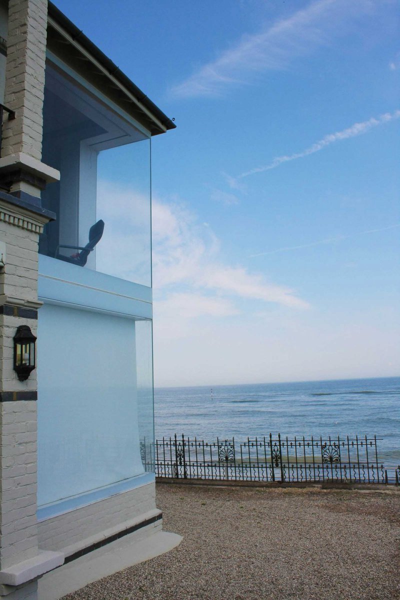 arc_vis_systems's tweet photo. Lovely weather out there! , here is a little teaser of a project we did overlooking the sea. info@arcvis.co.uk for quote #minimalframes https://t.co/PWkfxdH5kk