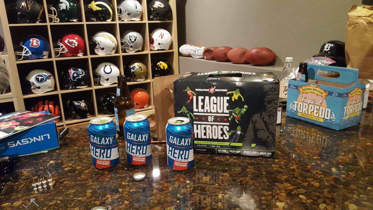 EricHowitt's tweet photo. Taking on the #LeagueOfHeros @RevBrewChicago #GalaxyHeroIPA @TrevKinn @louiegernhardt https://t.co/1pojMs1JWS