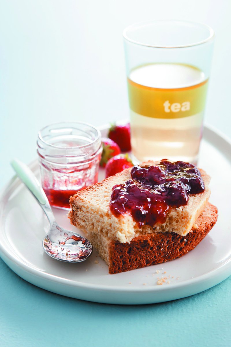 Thomson_FRA's tweet photo. Pour vôtre petit déjeuner, voici une délicieuse #Recette de confiture à la fraise à découvrir sur #RecettesThomson ! https://t.co/g1zOIXu52w https://t.co/KJnQQYkLb9