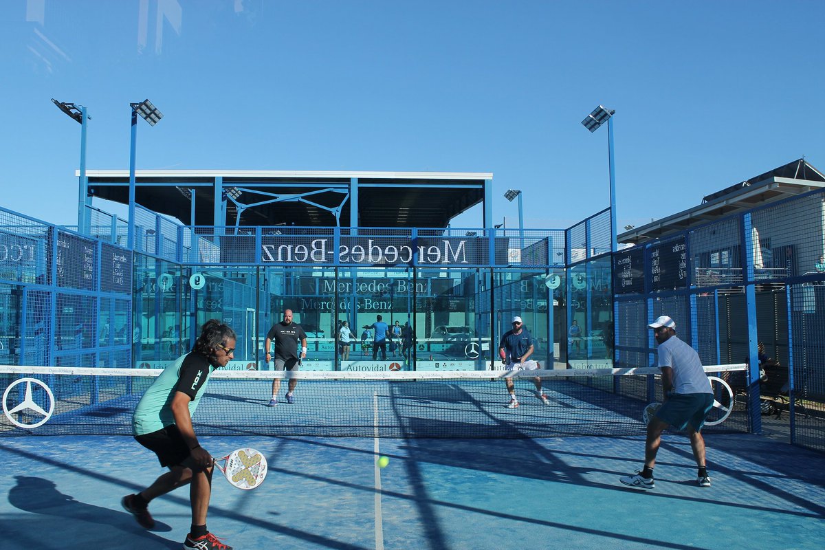 PalmaPadel's tweet photo. ¡Recta final de la IX edición del Torneo de pádel #Mercedesbenz @auto_vidal!
Hoy #Semifinales #Finales y #EntregaPremios
Somos #PalmaPadel https://t.co/P0ssde1MMC