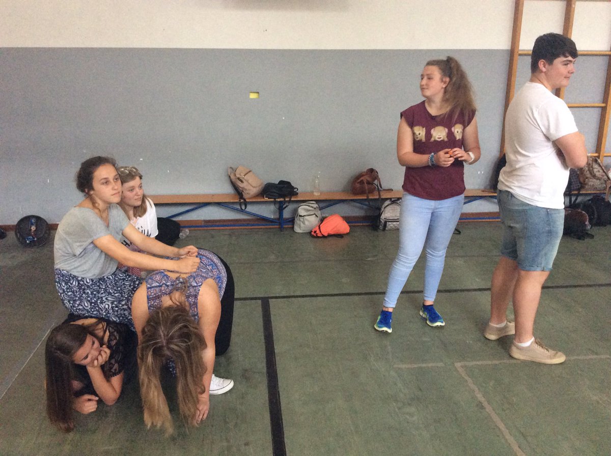 AwwauProject's tweet photo. @IESFatetar @GlobalBrixham @AytoEspera Day (día 3): rap, mannequin challenge y communicative games (juegos comunicativos) https://t.co/ogxanRG992