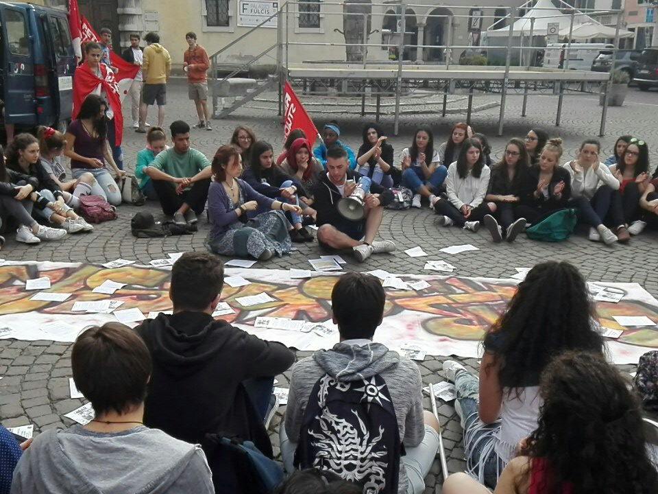 We are here for you <a href="/SyrianHRC/">Syrian Human Rights</a> 
<a href="/CorriereAlpi/">Corriere delle Alpi</a> <a href="/corriereveneto/">Corriere del Veneto</a> <a href="/gazzettino/">Gazzettino</a>